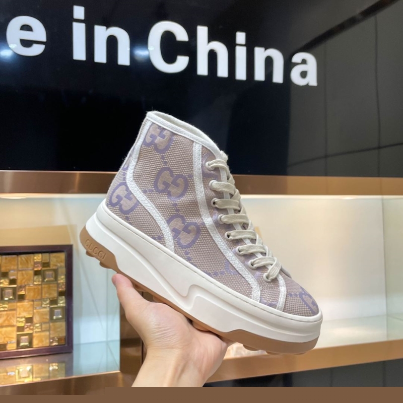 G*u*i casual shoes